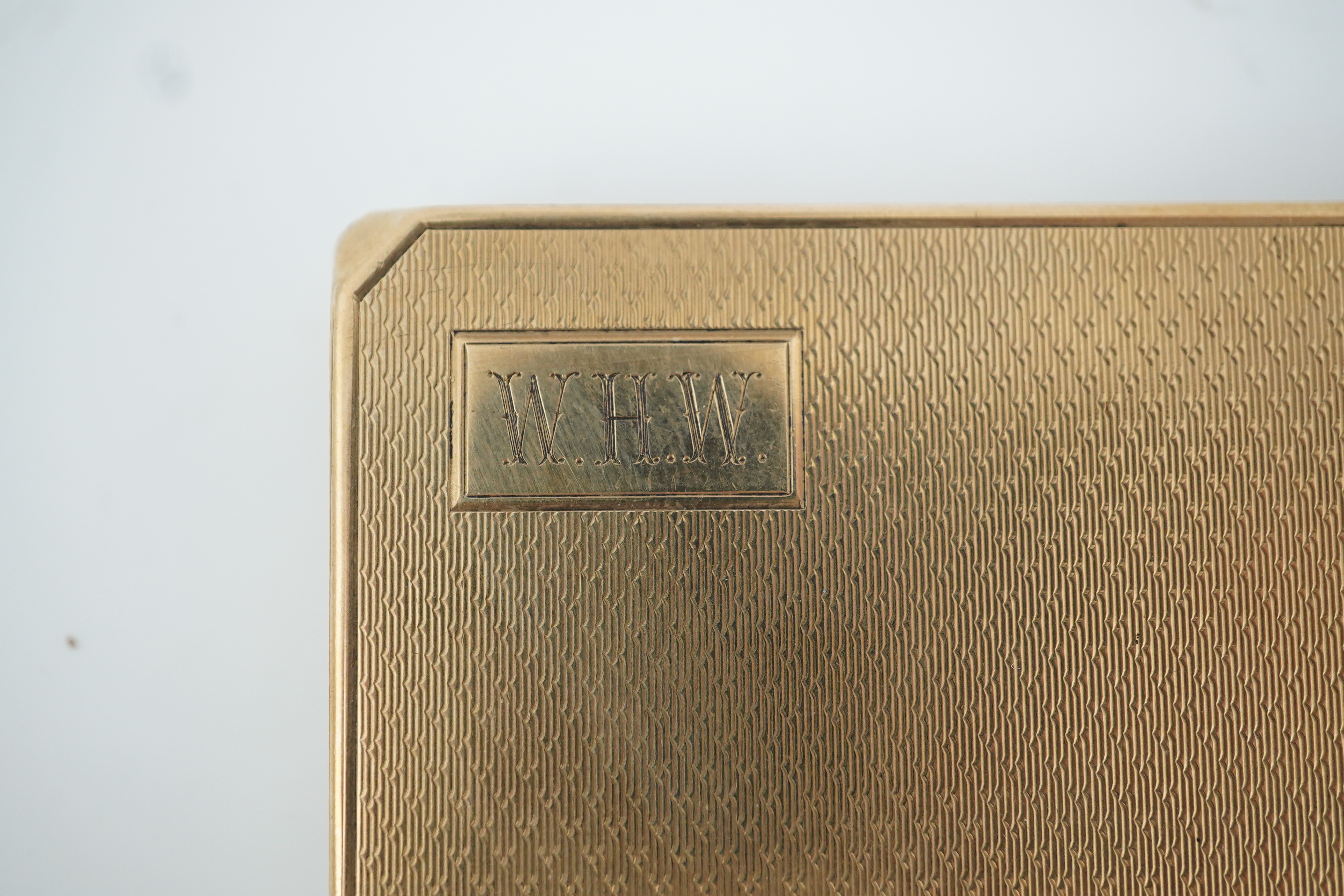 A 9ct gold cigarette case, circa 1930